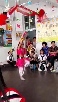 化蝶飞成人舞蹈视频,翩翩起舞，绽放青春风采