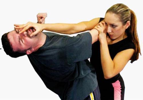 成人滚轴溜冰好吗视频,健康娱乐两不误的精彩体验