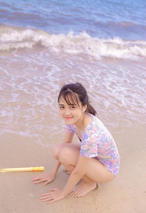 甜美泳衣成人美女视频,甜美泳衣成人美女泳装秀